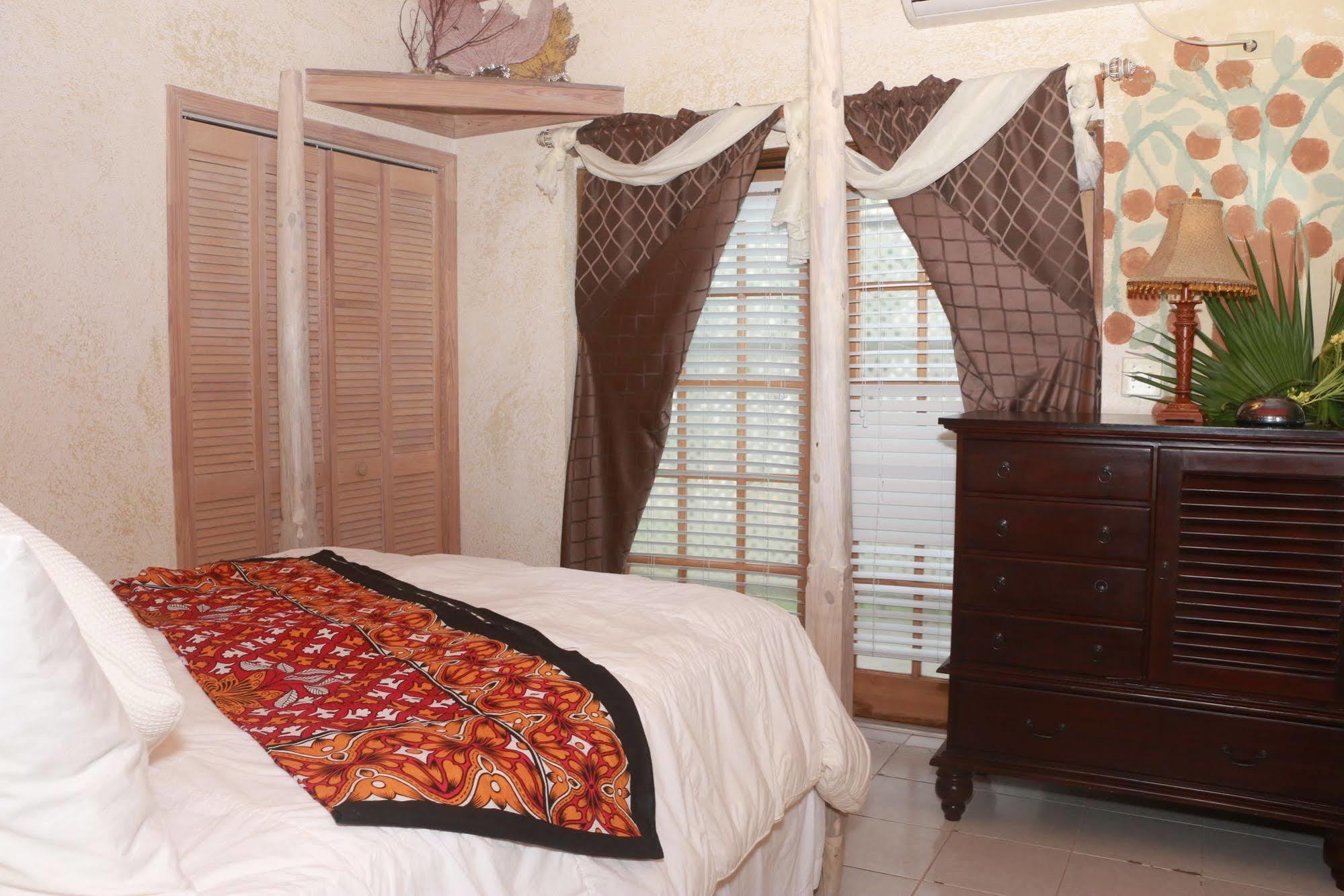 The Sugar Apple Lodging Dunmore Town Exteriér fotografie